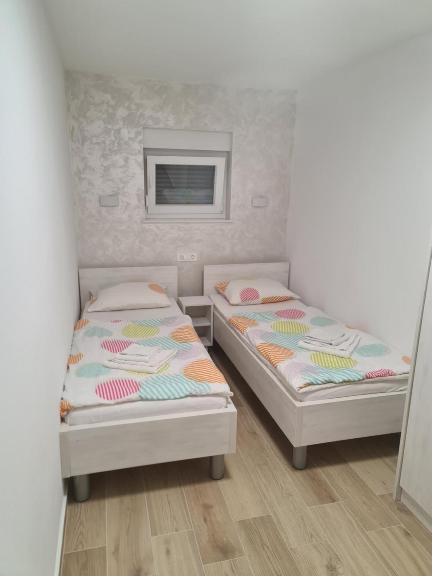 Apartments Julijana 2 Privlaka  Eksteriør bilde